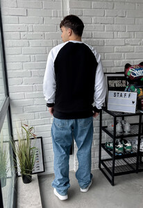 Фото - Черно-белый оверсайз свитшот Staff ko logo oversize - Men box