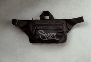 Фото - Мужская поясная сумка Staff sa reflective logo черного цвета - Men box
