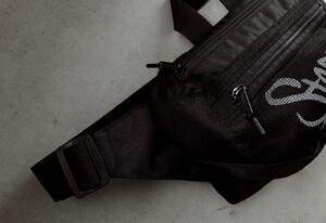 Фото - Мужская поясная сумка Staff sa reflective logo черного цвета - Men box
