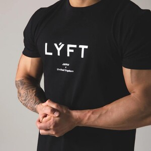 Фото - Брендированная футболка от Lyft в черном цвета - Men box