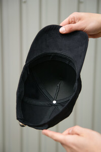 Фото - Базова бейсболка від Intruder у чорному кольорі MyCap - Men box