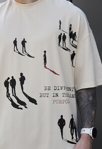 Фото - Футболка молочного кольору Staff be different oversize - Men box