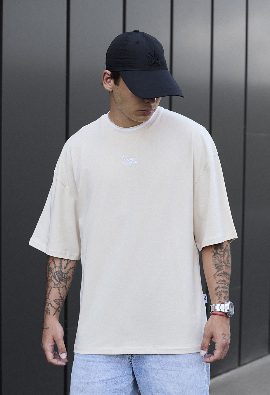 Купить футболку молочного цвета Staff milk logo oversize в Киеве ...