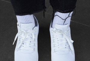Фото - Универсальные белые кроссовки Staff all white - Men box
