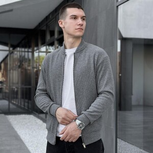 Фото - Демісезонний джемпер Pobedov Moon у кольорі антрацит - Men box