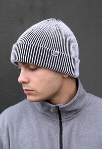 Фото - Бело-черная шапка Staff white & black stripes - Men box
