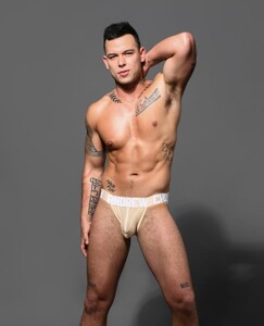 Фото - Сетчатые танга Breeze Sports Mesh от Andrew Christian - Men box