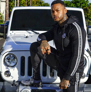 Фото - Чоловічий базовий костюм від Alpha чорного кольору - Men box