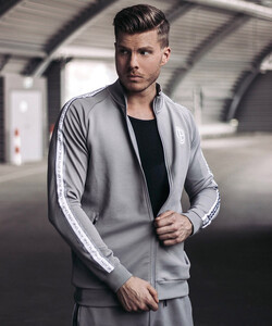 Фото - Мужской спортивный костюм от Alpha серого цвета - Men box