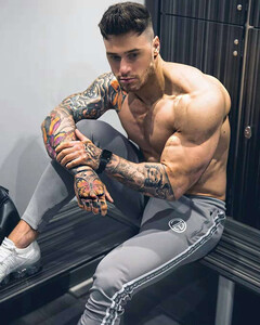 Фото - Мужской спортивный костюм от Alpha серого цвета - Men box