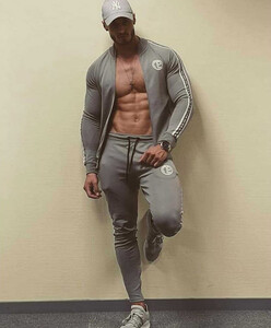 Фото - Мужской спортивный костюм от Alpha серого цвета - Men box