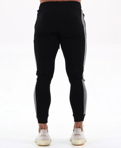 Фото - Базовий костюм для спорту від бренду VQH чорного кольору - Men box