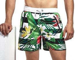 Фото - Яркие шорты с тропическим принтом SuperBody - Men box