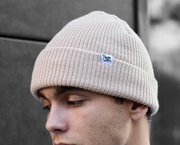 Фото - Однотонная бежевая шапка Staff 15 beige - Men box