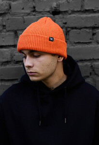 Фото - Яркая шапка оранжевого цвета Staff b2 orange - Men box