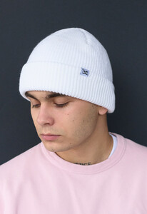 Фото - Однотонная белая шапка Staff b2 white - Men box