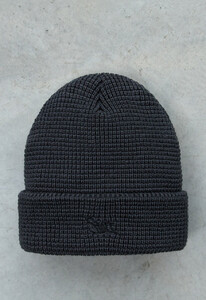 Фото - Базовая зимняя шапка Staff 17 dark gray logo - Men box