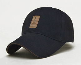 Фото - Мужская кепка от бренда Narason черная с фирменным лого - Men box