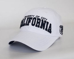 Фото - Стильная мужская бейсболка California белого цвета - Men box