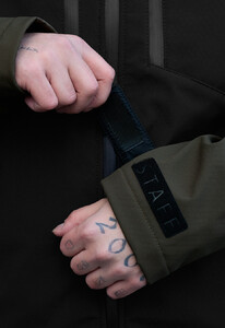 Фото - Двоколірна куртка soft shell Staff nexu dark khaki & black logo - Men box