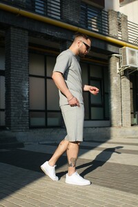 Фото - Однотонный повседневный костюм Intruder Player в сером цвете - Men box