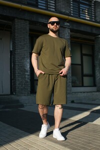 Фото - Повседневный мужской костюм от Intruder Player цвета хаки - Men box