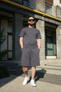 Фото - Темно-серый мужской костюм от бренда Intruder Player - Men box