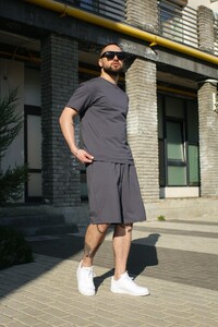 Фото - Темно-серый мужской костюм от бренда Intruder Player - Men box