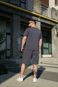 Фото - Темно-серый мужской костюм от бренда Intruder Player - Men box