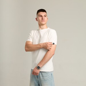 Фото - Базова чоловіча футболка Pobedov молочного кольору Peremoga - Men box