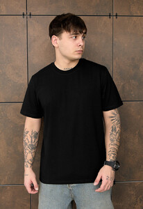 Фото - Однотонна футболка чорного кольору Staff black - Men box