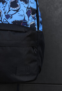 Фото - Молодежный рюкзак с акулами Staff 18L sharks - Men box