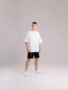 Фото - Повседневная футболка от бренда Pobedov Onyx в белом цвете - Men box