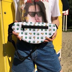 Фото - Белая бананка "Alien pizza weed" от Sunny Focks - Men box