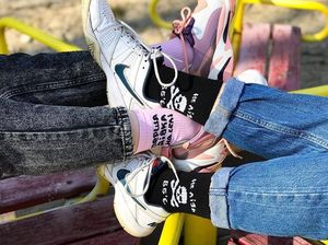 Фото - Рожеві жіночі шкарпетки "Перша дівка на селі" від Sunny Focks - Men box