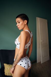 Фото - Топ від Sammy Icon білий з чорними хрестами - Men box