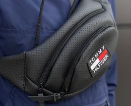 Фото - Бананка из перфорированного кожзама. Цвет: черный - Men box