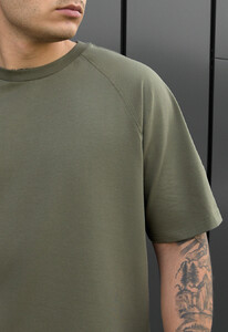 Фото - Повсякденна футболка у кольорі хакі Staff reglan khaki - Men box
