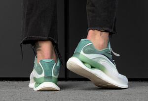 Фото - Молодежные кроссовки для парней Staff white & green - Men box