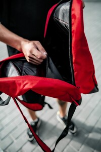 Фото - Вместительный рюкзак "Матрас" красного цвета с черным дном - Men box