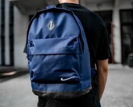 Фото - Рюкзак с фирменным логотипом темно-синего цвета - Men box