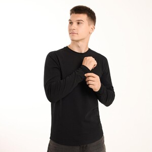 Фото - Универсальный лонгслив Pobedov Dune черного цвета - Men box