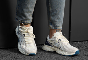 Фото - Молодежные кроссовки для парней Staff beige & navy - Men box