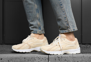 Фото - Мужские кроссовки бежевого цвета Staff all beige - Men box