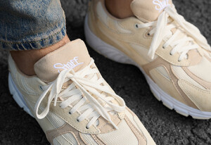 Фото - Мужские кроссовки бежевого цвета Staff all beige - Men box