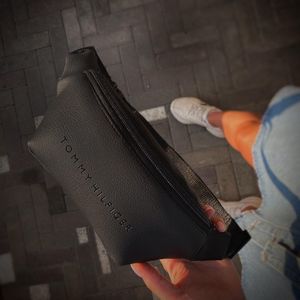 Фото - Бананка Intruder с тисненым логотипом. Цвет: черный - Men box