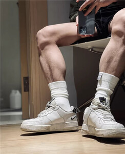 Фото - Чоловічі шкарпетки для спорту від бренду D.M. білого кольору - Men box