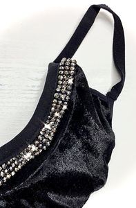 Фото - Маска женская бархатная черного цвета с белыми стразами - Men box