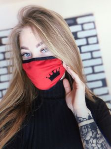 Фото - Женская маска защитная красного цвета с принтом "Корона" - Men box