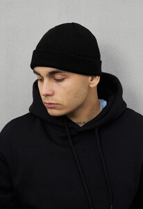 Фото - Однотонная черная шапка Staff 3 black - Men box